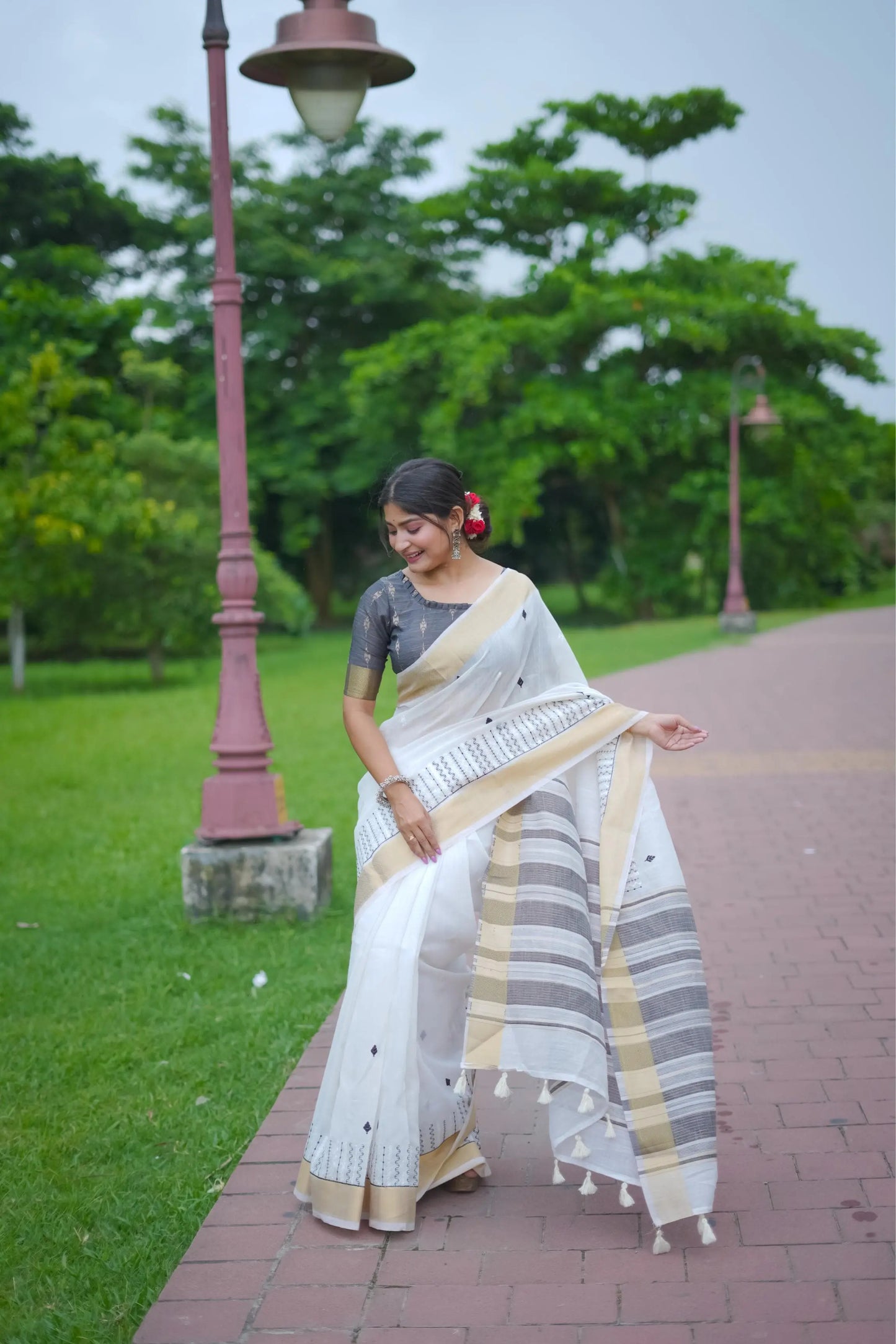 Soft Lilen Cotton Saree