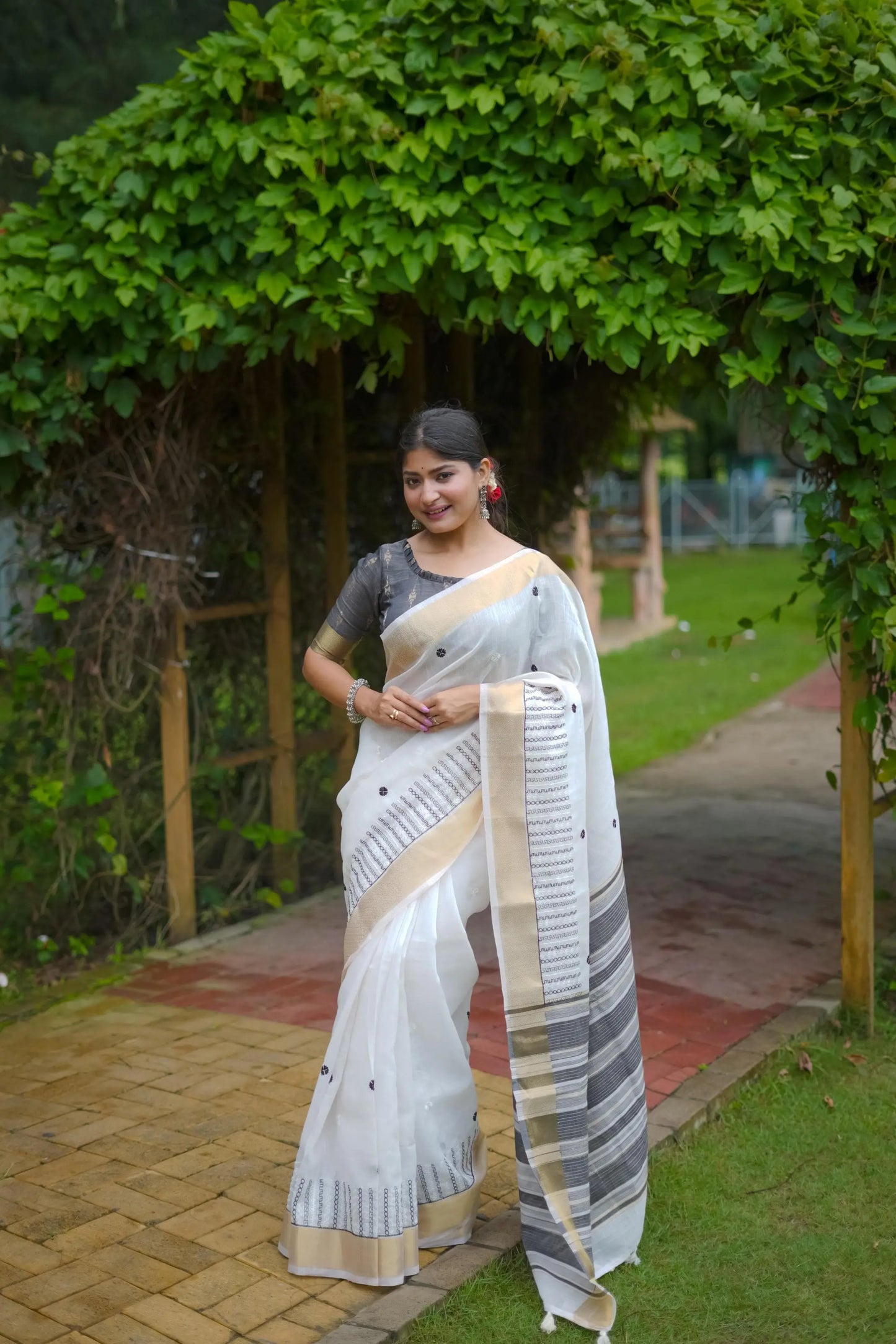 Soft Lilen Cotton Saree