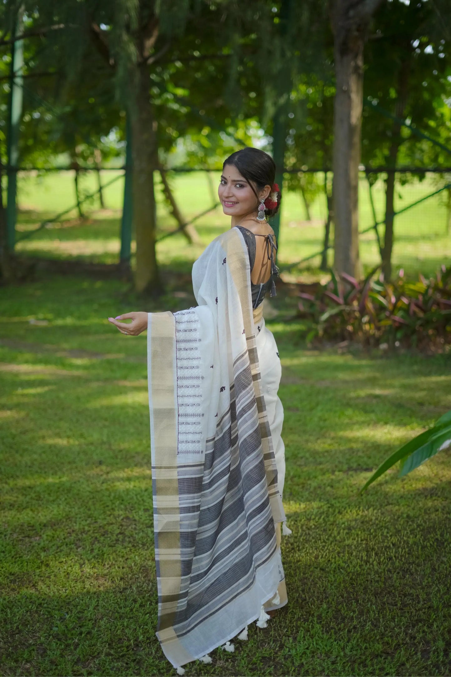 Soft Lilen Cotton Saree