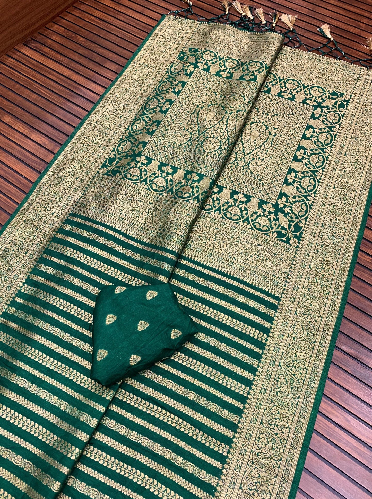 BANRASI DOLA SILK VISCOSE PURE JARI JAQUCARD WEVEING SAREE