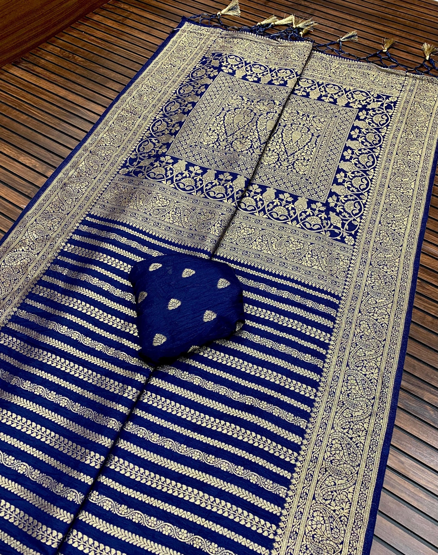 BANRASI DOLA SILK VISCOSE PURE JARI JAQUCARD WEVEING SAREE