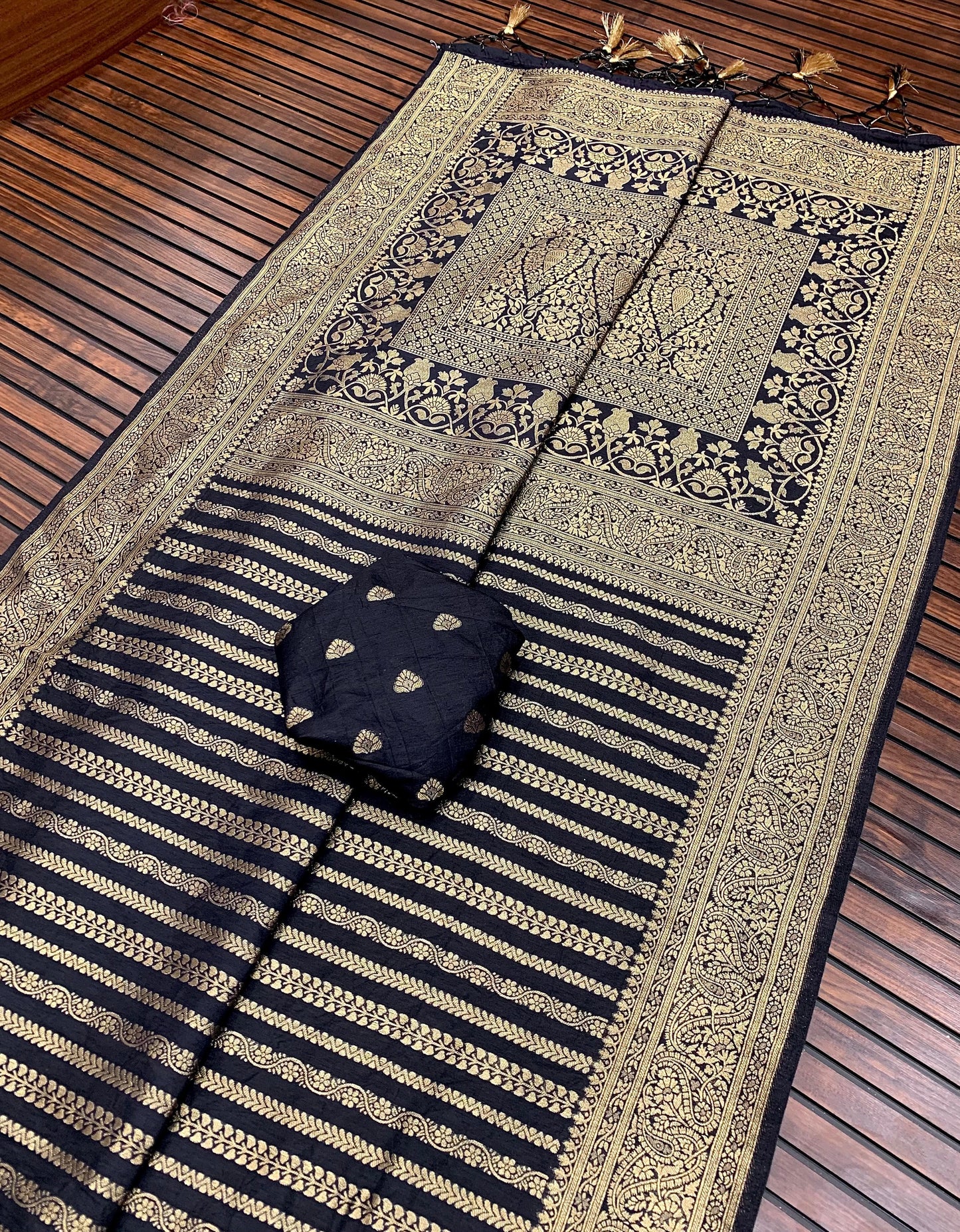 BANRASI DOLA SILK VISCOSE PURE JARI JAQUCARD WEVEING SAREE